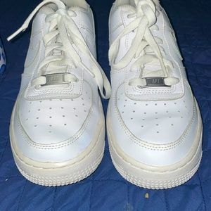 2 pair of white Air Force 1  6 in youth boys- 7 1/2 women’s